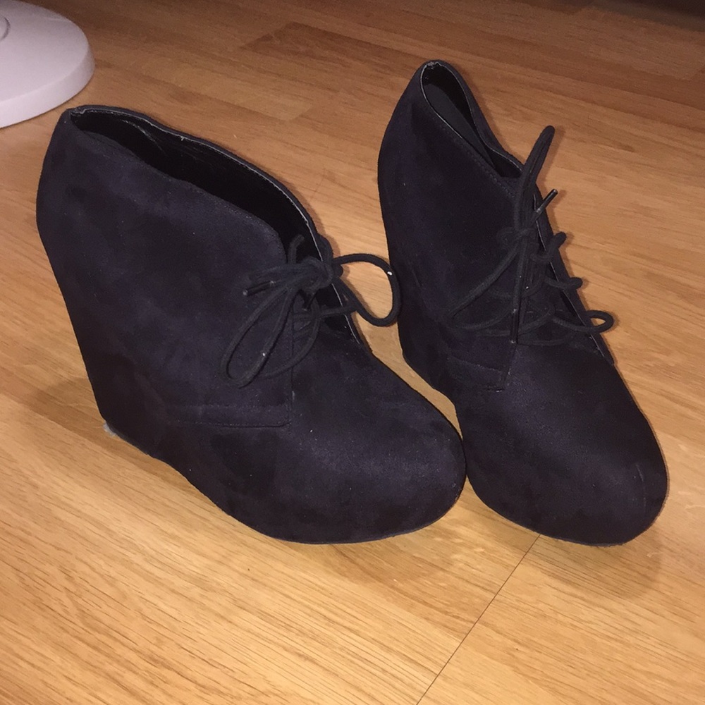 🎀 NWOT RUE 21 Black Suede Heels 🎀